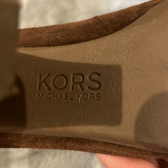 MICHEAL KORS BROWN SUEDE HEELS!! - Picture 4 of 5